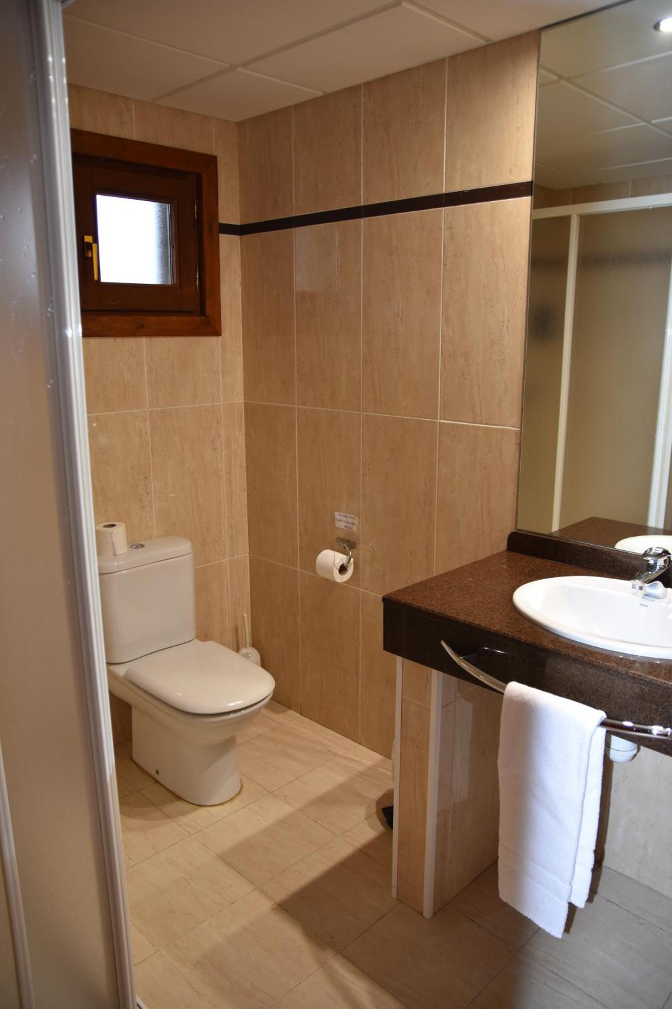 Aparthotel Tres Caminos El Grado Exteriör bild